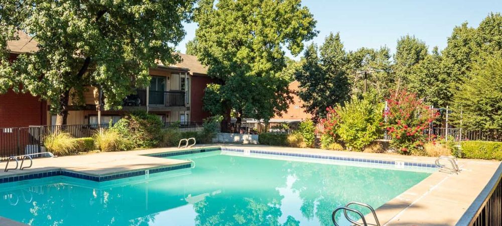 The Lewiston Apartments swimming pool